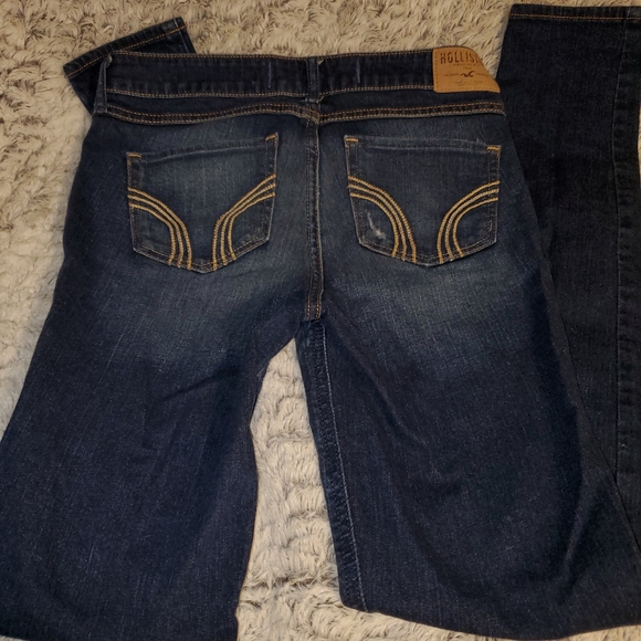 Hollister Ripped Jeans - Picture 2 of 3